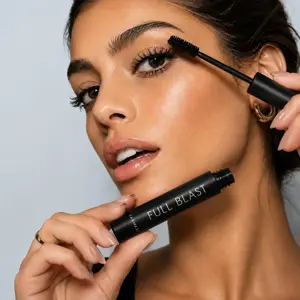 https://content.it.farmasi.com/Product/1001504_64_3.webp